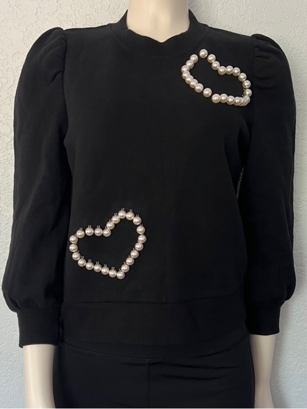 Kate Spade Women’s XS Pearl Heart Cropped Sweatshirt Black Puff Sleeve
